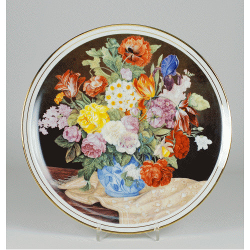 Decorative plate "bouquet of flowers with a beige shawl"